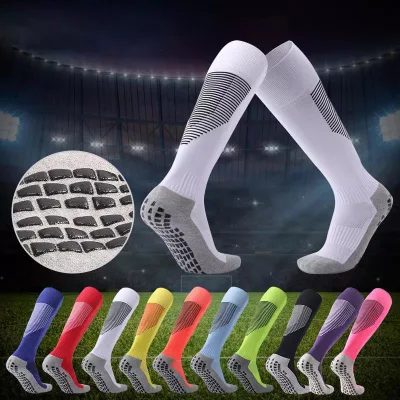 Fabricantes, venta al por mayor, medias largas antideslizantes de fútbol con parte inferior de toalla gruesa, calcetines deportivos cómodos con agarre de fútbol